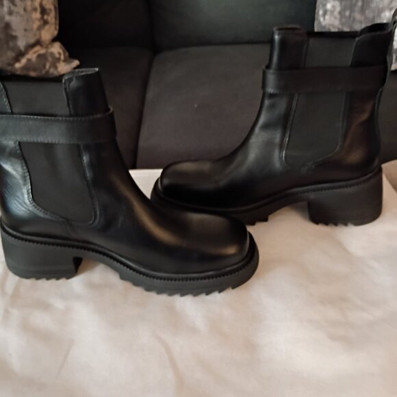 STEVE MADDEN BLACK LEATHER GATES WOMEN'S BOOT SZ 10 NWOT NWOB - Picture 8 of 11